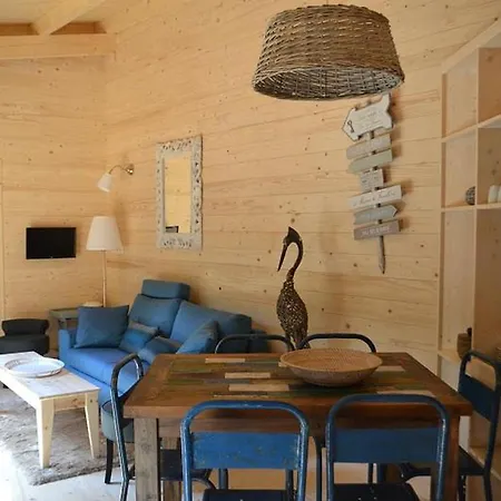 Camping Confortable - 6 Pers. - Api-1-52-2512 Magne (Vienne)
