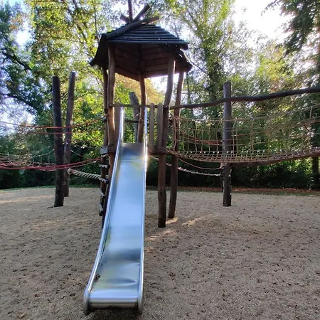 Camping Confortable - 6 Pers. - Api-1-52-2512 *